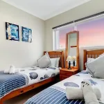 77 Balmoral Heights