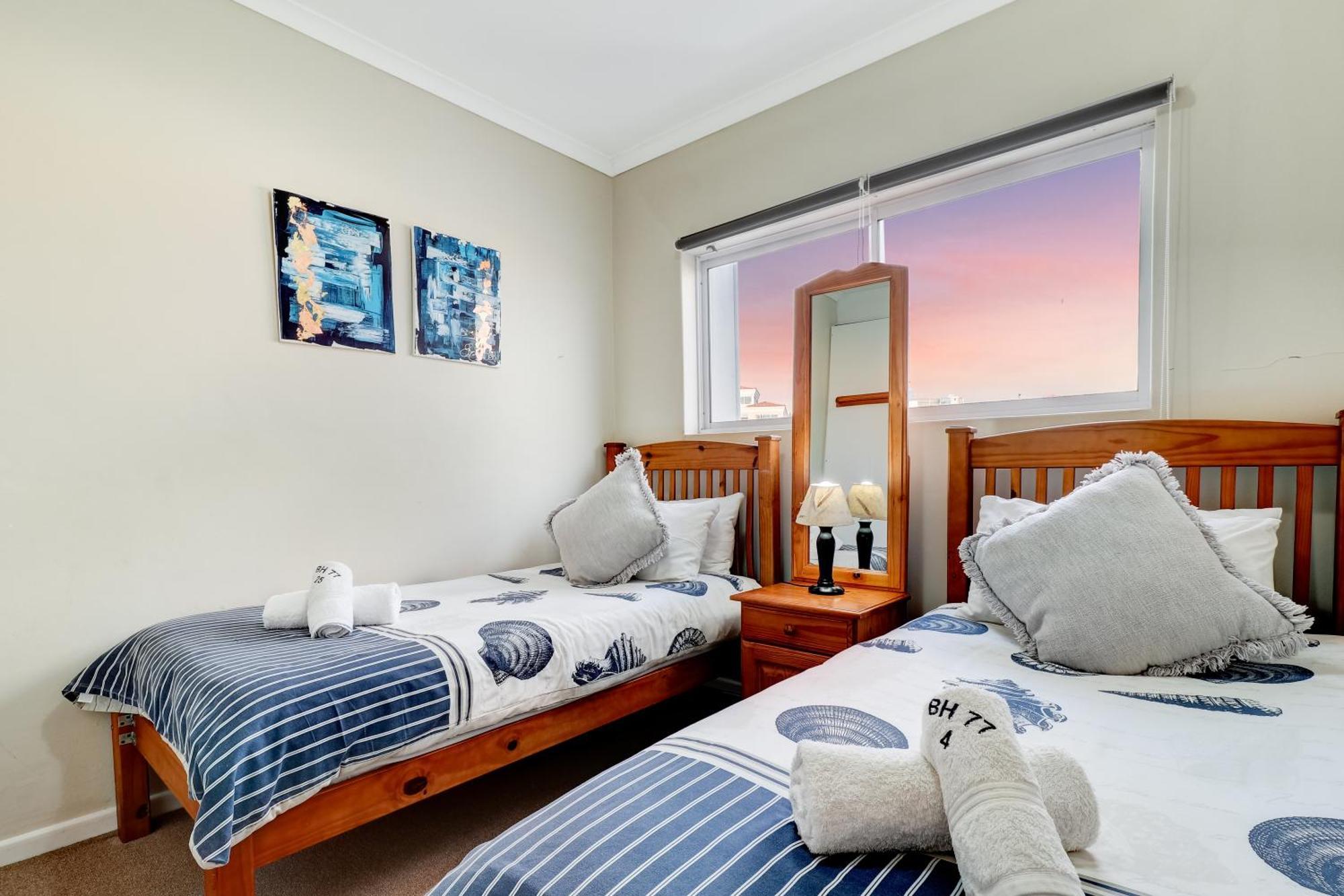 77 Balmoral Heights