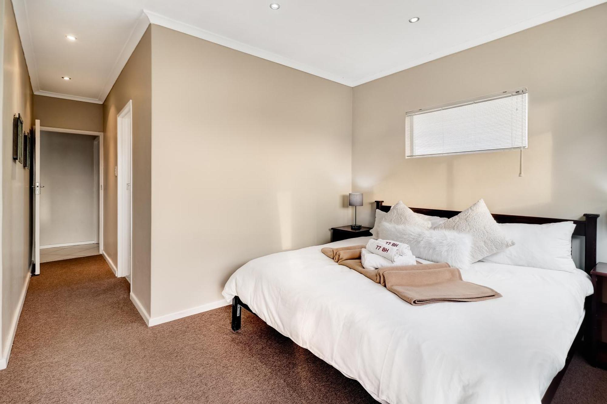 77 Balmoral Heights Apartamento *